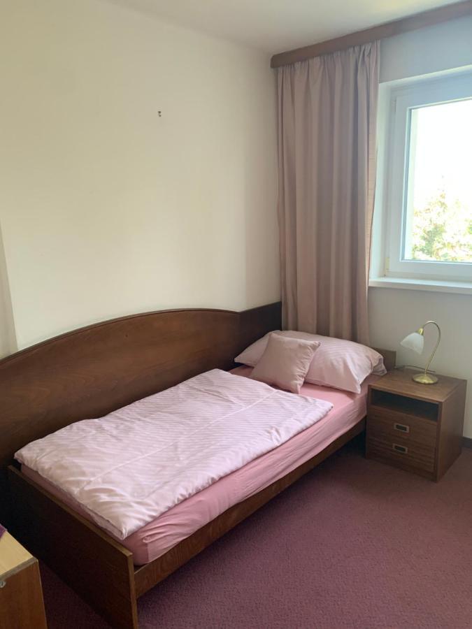Hotel-Pension Kamyk Praag Buitenkant foto