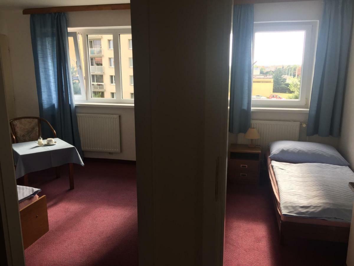 Hotel-Pension Kamyk Praag Buitenkant foto